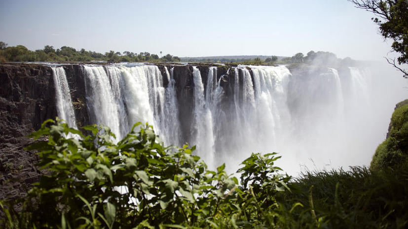 В Зимбабве решили переименовать знаменитый водопад Виктория