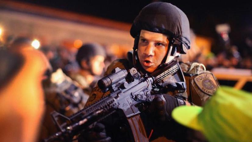 Военные против полиции: Обама оставит полицейских США без военного снаряжения