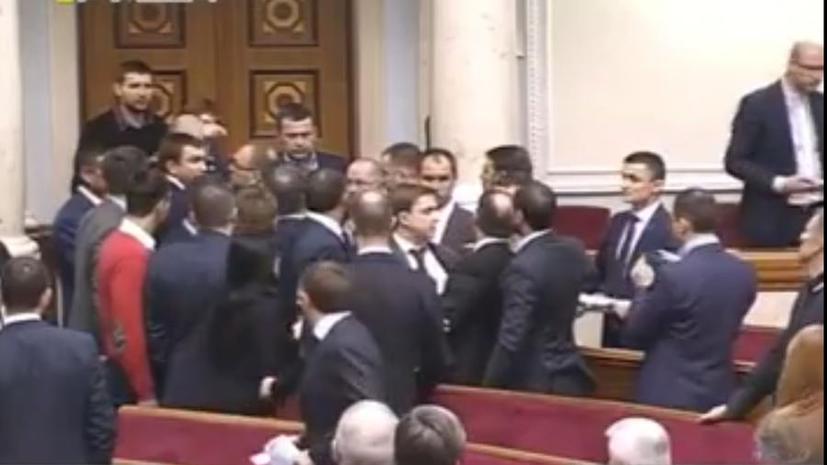 Депутат Рады: На западном ТВ драка в парламенте вышла в эфир с титром «Им мы хотим давать оружие?»