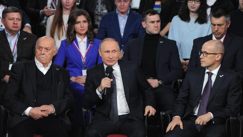 Переводчик, певец и шутник: как Владимир Путин использует иностранные языки в работе и не только