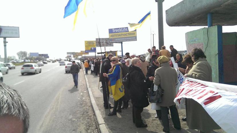 Митингующие в Киеве перекрывают дороги и требуют бороться с коррупцией