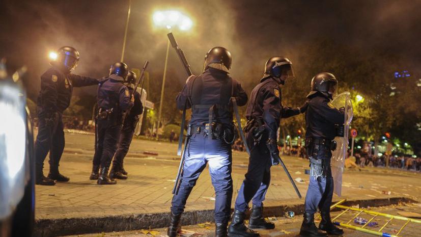 В Испании проходит многотысячная забастовка полицейских