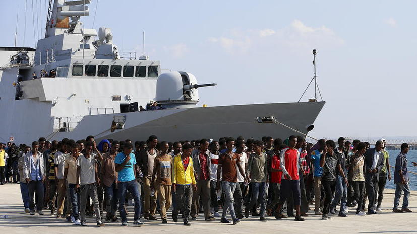 Источник: Евросоюз готов применять военную силу к нелегальным перевозчикам мигрантов
