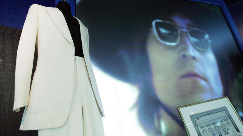 Пиджак Джона Леннона на аукционе продали за $11 тыс.