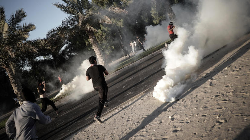 Обнародован секретный документ Бахрейна о тендере на поставку слезоточивого газа