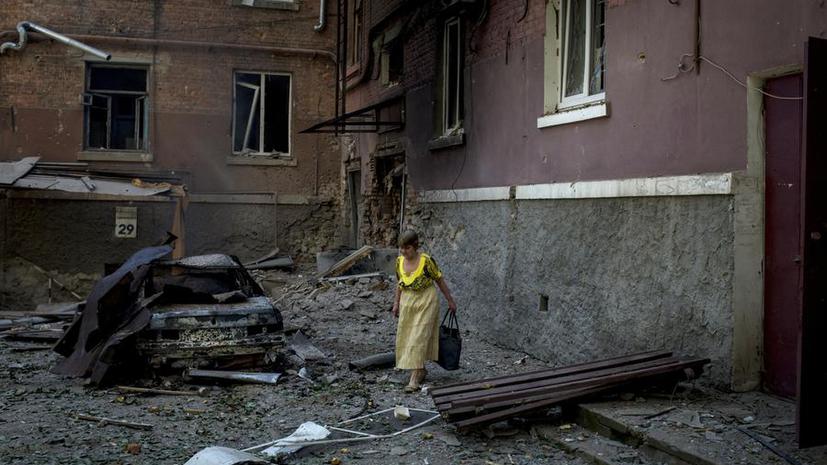 Под обстрелами в Донецке и Луганске гибнут мирные жители, города на грани гуманитарной катастрофы