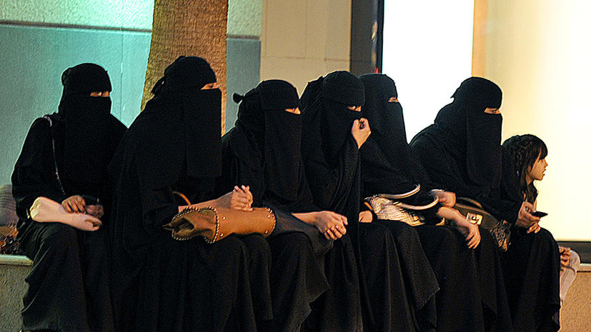 Король Саудовской Аравии предоставит женщинам места в консультативном совете