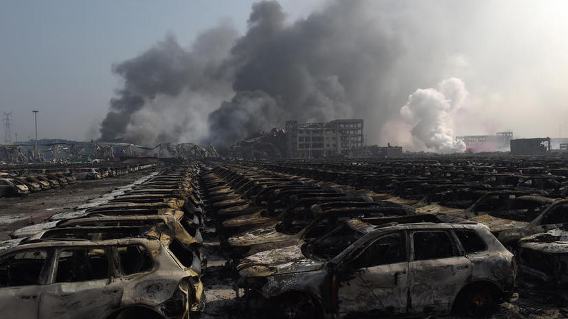 Фото и видео последствий мощных взрывов и пожара в Китае