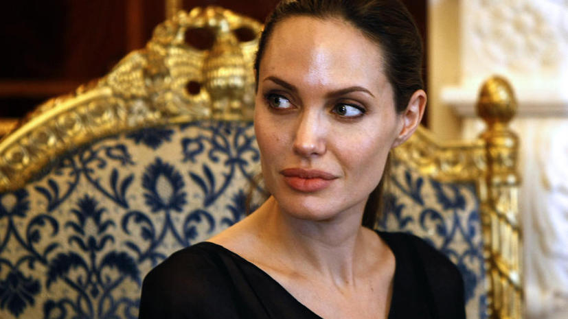 Анджелине Джоли удалили обе молочные железы