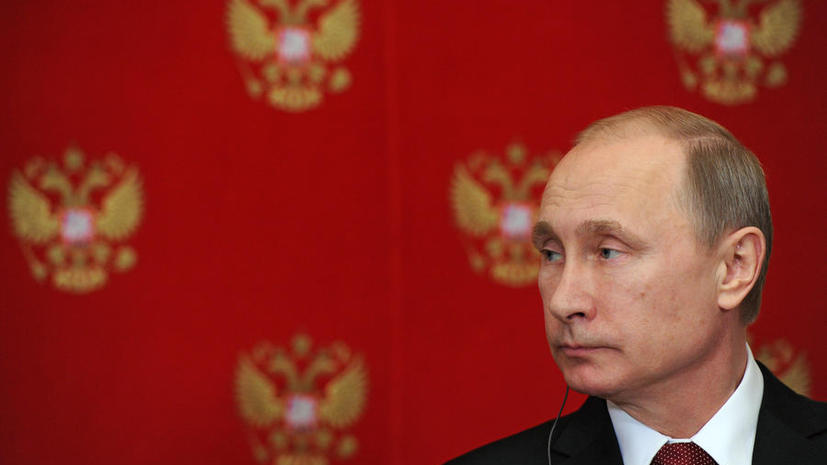 Владимир Путин урезал зарплату себе и Дмитрию Медведеву на 10%