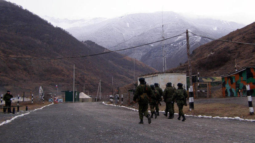 СК: Два полицейских погибли, 15 ранены в ходе спецоперации по задержанию боевиков в Чечне