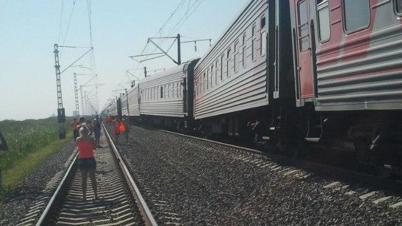 В Краснодарском крае сошли с рельсов три вагона пассажирского поезда
