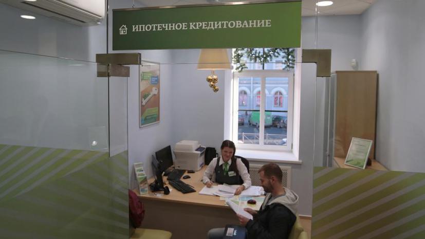 Эксперт: Банки повышают ставки в качестве меры по стабилизации курса рубля