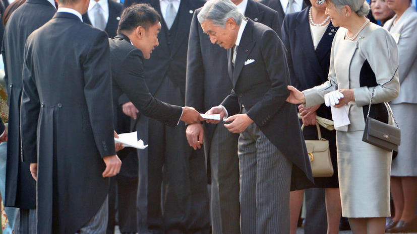 Японский депутат передал императору письмо о проблемах «Фукусимы» и навлёк на себя гнев общества