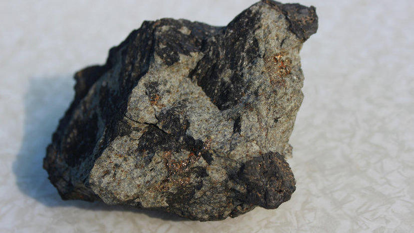 Со дна озера Чебаркуль подняли фрагмент метеорита