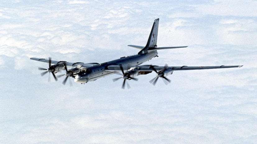 Японские истребители поднялись в небо из-за российских бомбардировщиков