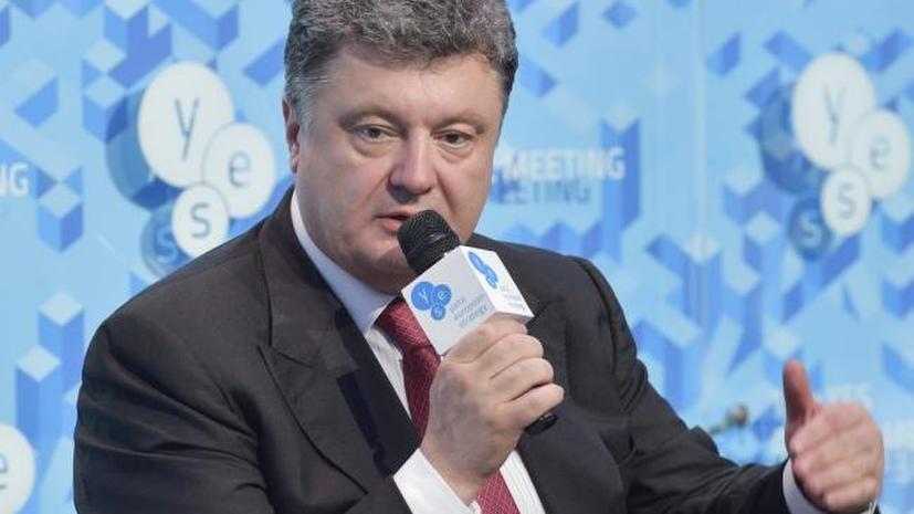 Украинский политолог: Порошенко продолжает обещать светлое будущее, несмотря на катастрофу в стране