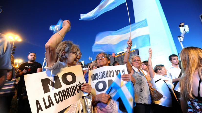Столица Аргентины охвачена акциями протеста